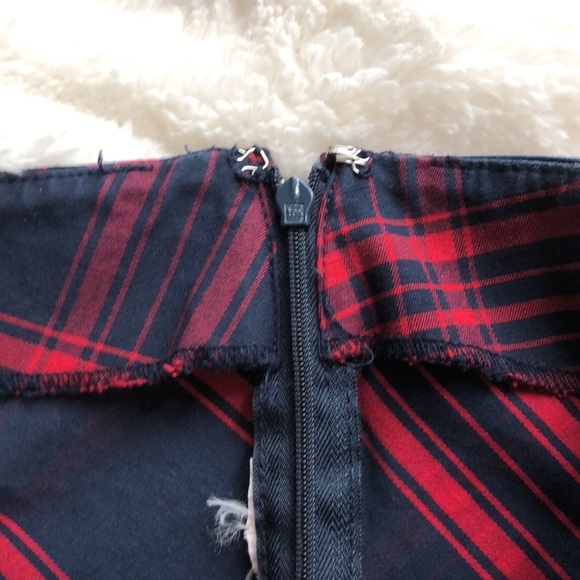 Old Navy Red and Navy Pencil Skirt - Picture 3 of 6